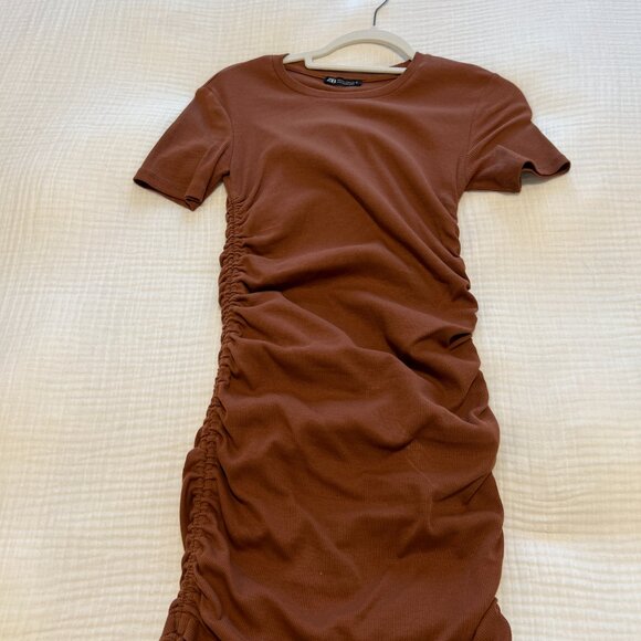 Zara Stretchy Rouched Dress - Picture 4 of 4